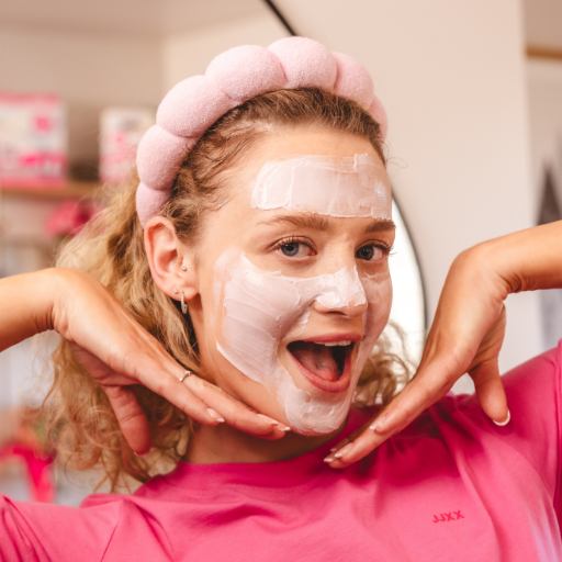 7th Heaven Barbie Pink Chocolate Cream Face Mask – Moisturising & Calming with Cocoa Butter, Sweet Almond Oil & Juniper Oil