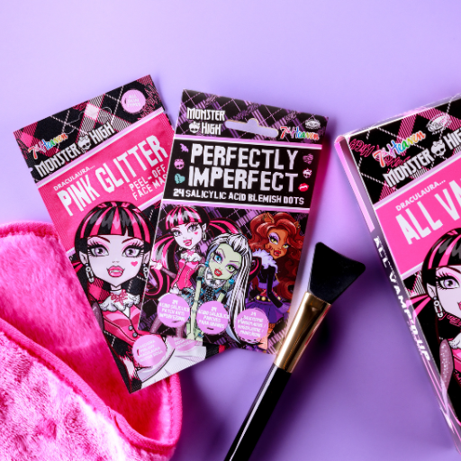7th Heaven Monster High Draculaura Gift Set - Glitter Peel-Off Face Mask & Goodies